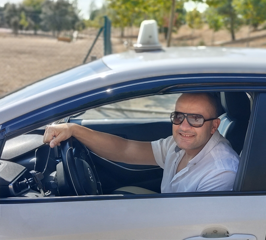 Taxista Victor de TaxienBoadilla.es
